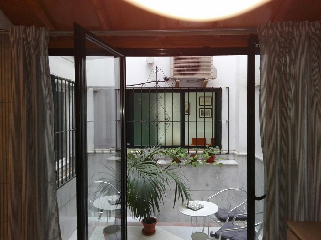 Centrico Apartamento Con Patio Privado Σεβίλλη Εξωτερικό φωτογραφία